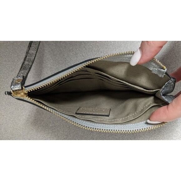 NEW~Neiman Marcus Silver Metallic Fabric Wristlet/Bag/Pouch - Picture 4 of 5